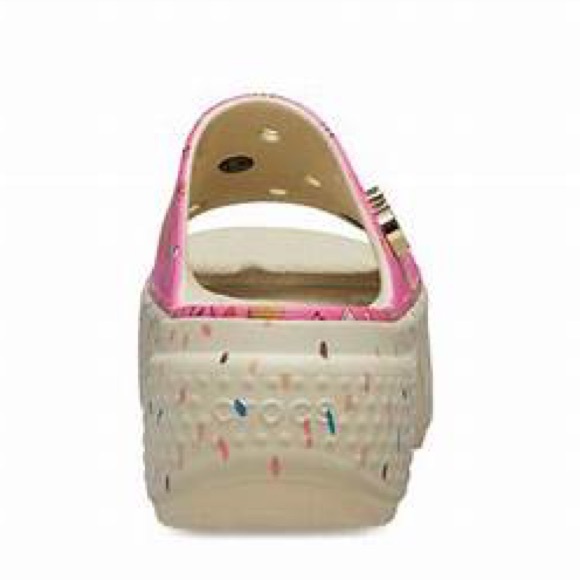 Crocs Line Friends Stomp Slides - Picture 9 of 13